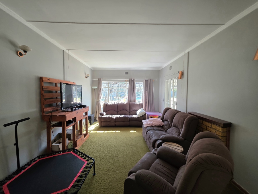 4 Bedroom Property for Sale in Jim Fouchepark Free State